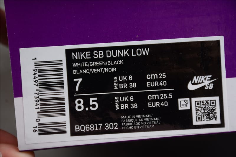 NK SB Dunk Low Pro Classic Green - MOLINS COMPANY