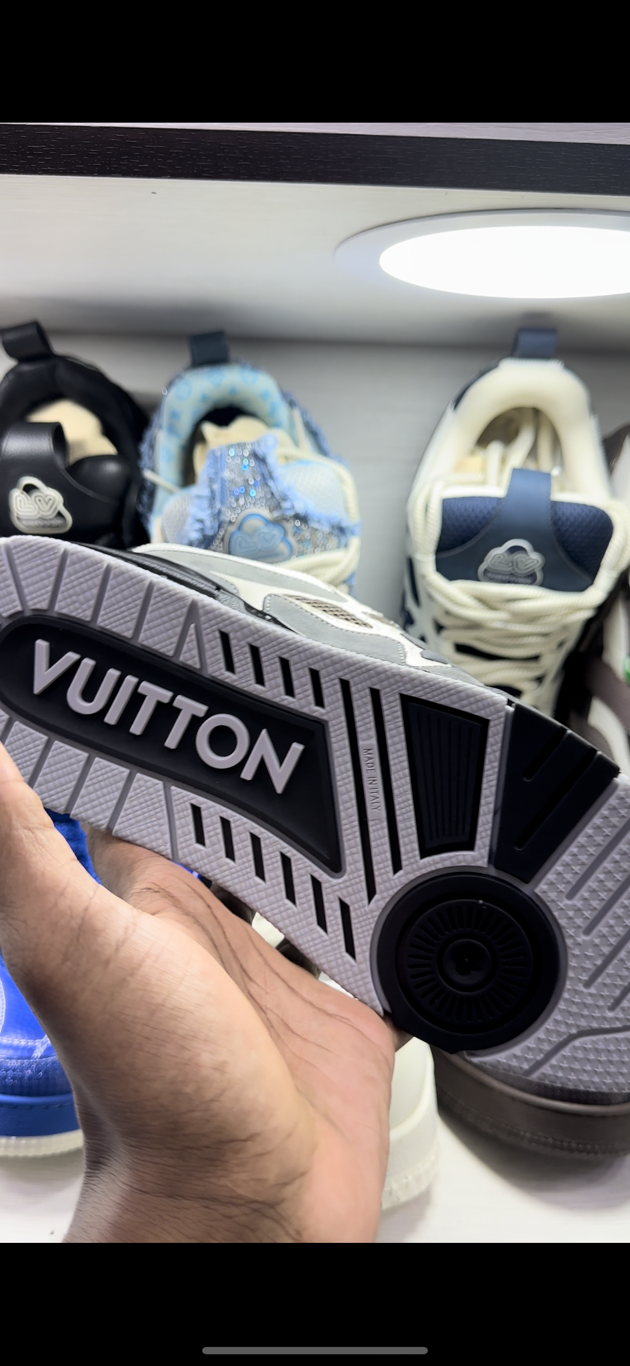 LV - 1854 GREY - MOLINS COMPANY