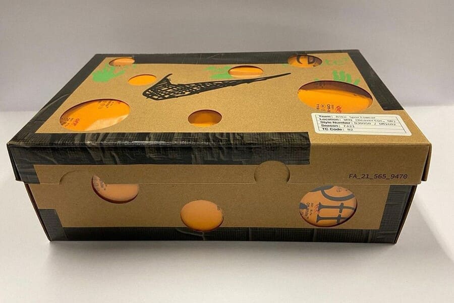 Off-White x NK Dunk Low Lot 2 of 50 - MOLINS COMPANY