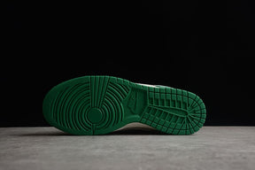 NK Dunk Low SE Lottery - MOLINS COMPANY