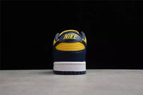 NK SB Dunk Low Michigan - MOLINS COMPANY