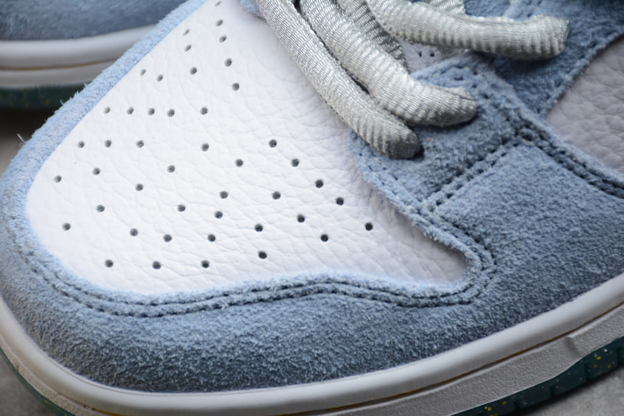 NK SB Dunk Low x Sean Cliver - MOLINS COMPANY