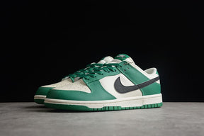 NK Dunk Low SE Lottery - MOLINS COMPANY