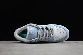 NK SB Dunk Low x Sean Cliver - MOLINS COMPANY