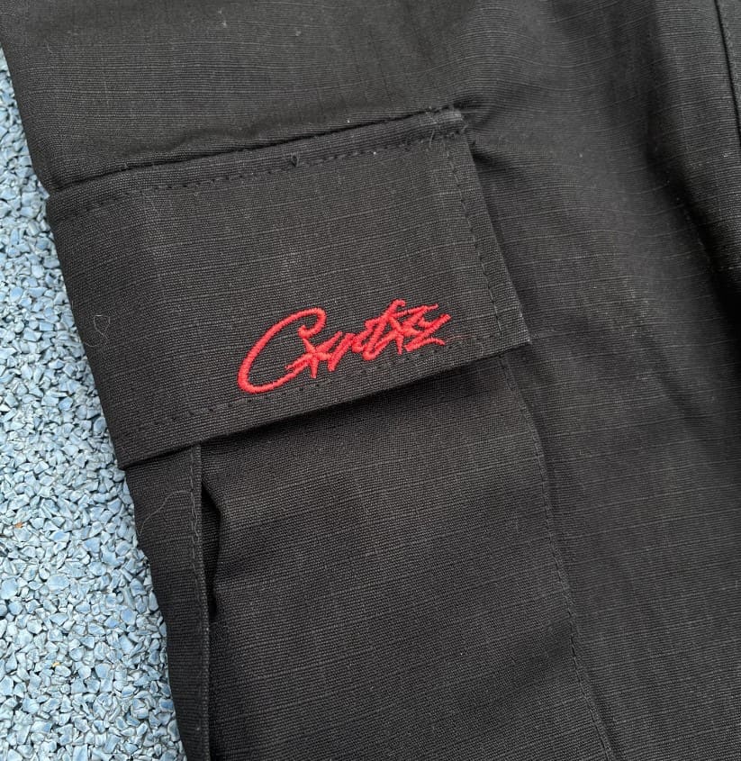 Calça Corteiz Guerillaz Cargo Black/Red