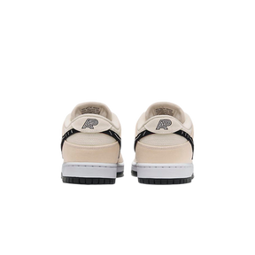 Dunk Low SB Albino & Preto - MOLINS COMPANY