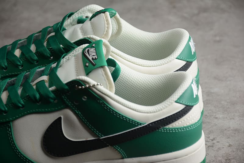 NK Dunk Low SE Lottery - MOLINS COMPANY