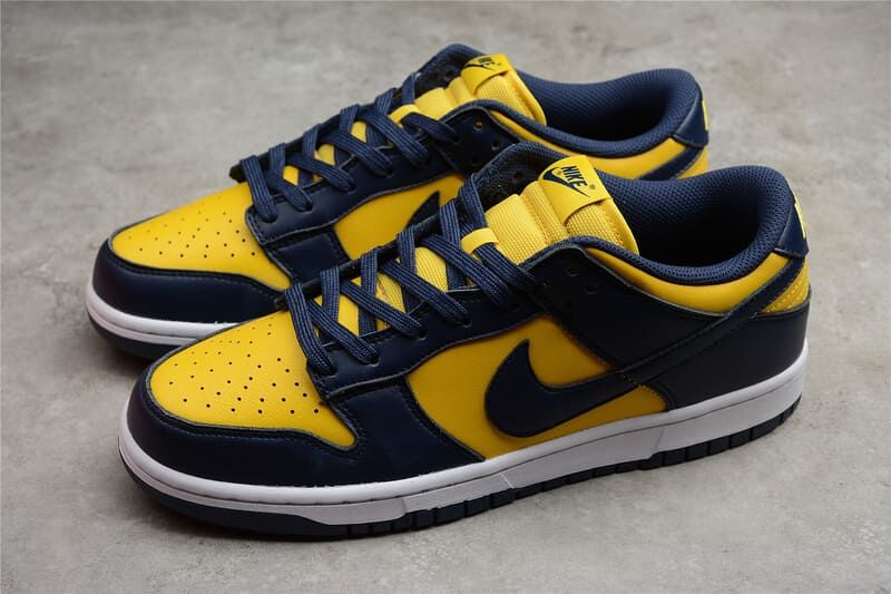 NK SB Dunk Low Michigan - MOLINS COMPANY
