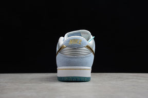 NK SB Dunk Low x Sean Cliver - MOLINS COMPANY