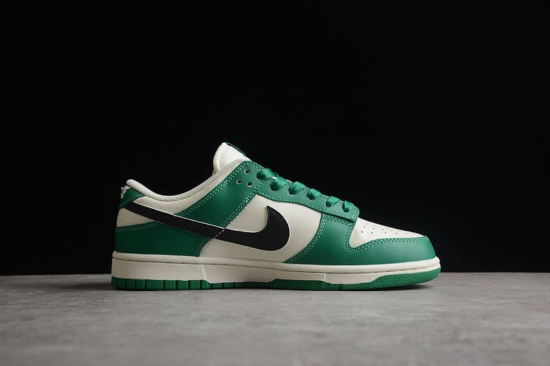 NK Dunk Low SE Lottery - MOLINS COMPANY